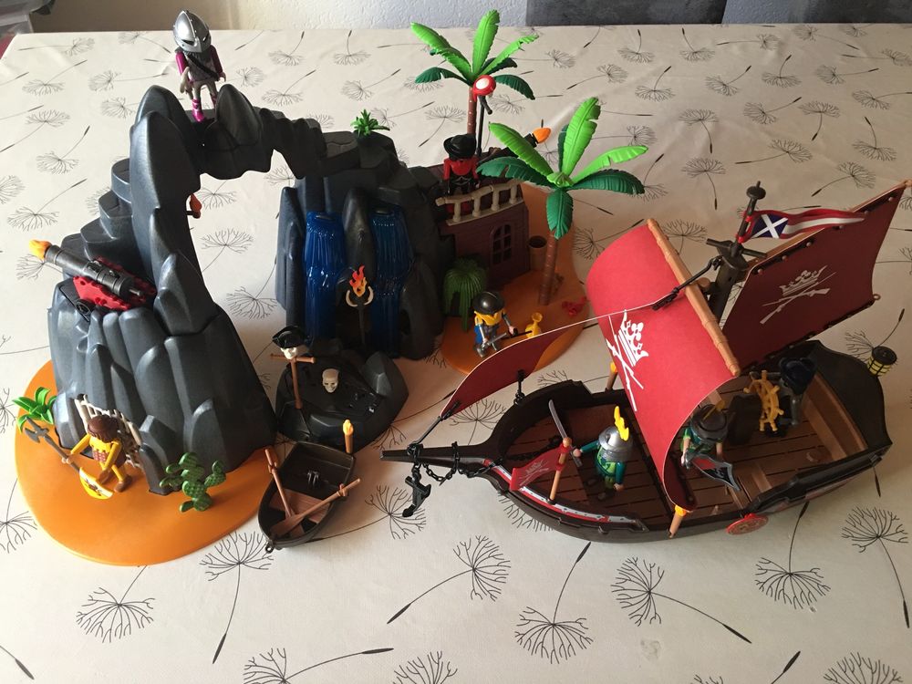 Playmobil Piratenschiff und Insel (Gebraucht) in Gelterkinden für CHF ...