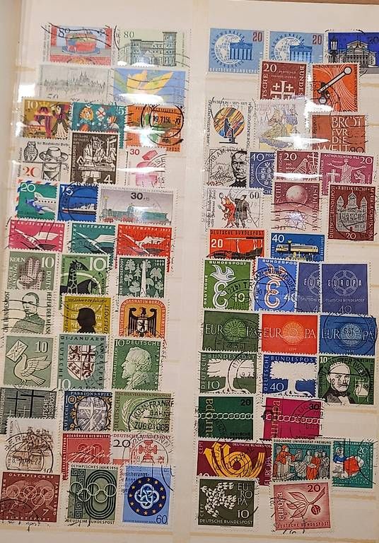 Albums: Briefmarkensammlung – D'occasion à Lostorf par Takel