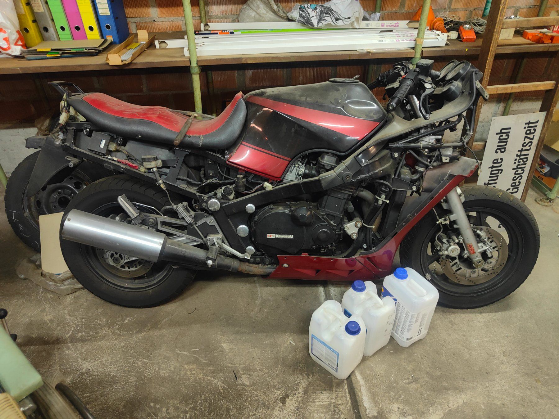 Kawasaki Touring: Kawasaki GPZ 1000RX – Difettoso da Reinach BL venduto da svmosi