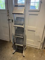 Prospektständer Metall silber mit Rollen 160 cm hoch