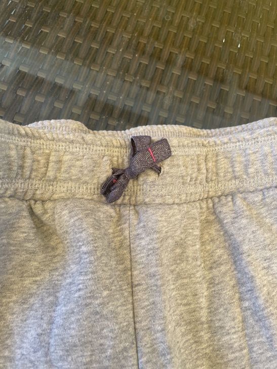 Pantaloni: Mädchen Trainerhose 158 – Usato da Bergdietikon venduto da antovale 1