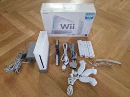 Nintendo Wii Set, Balance Board und Mario Kart Lenkräder