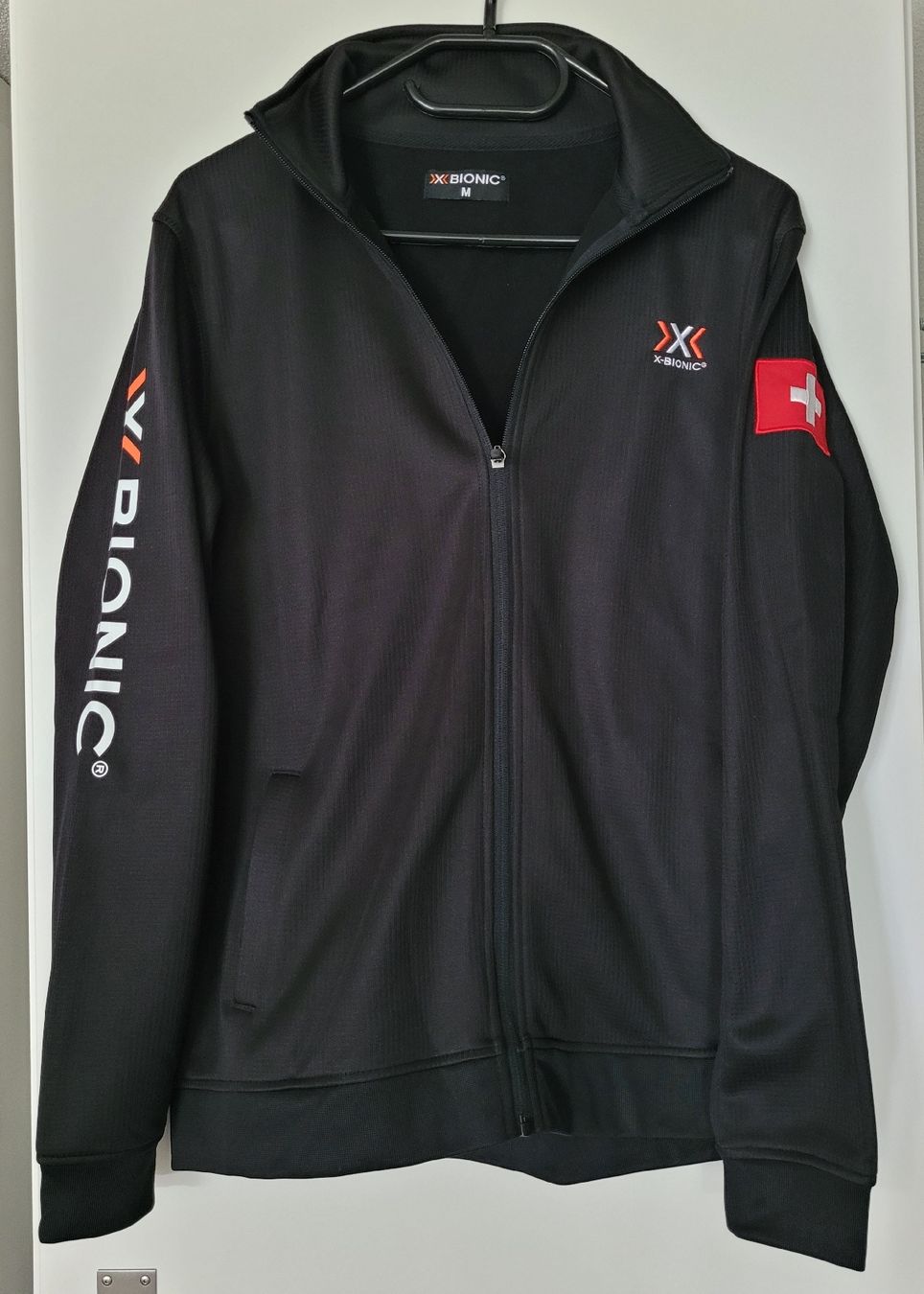 X-bionic Giacche: X-Bionic Jacke schwarz Grösse M neuwertig – Nuovo (secondo la descrizione) da Biberist venduto da hertd