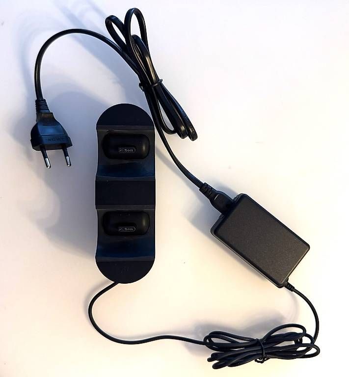 Controller: Controller Dualshock 4 & Dualshock 4 Charging Station PS 4 – Gebraucht aus Bülach von gcricri 4
