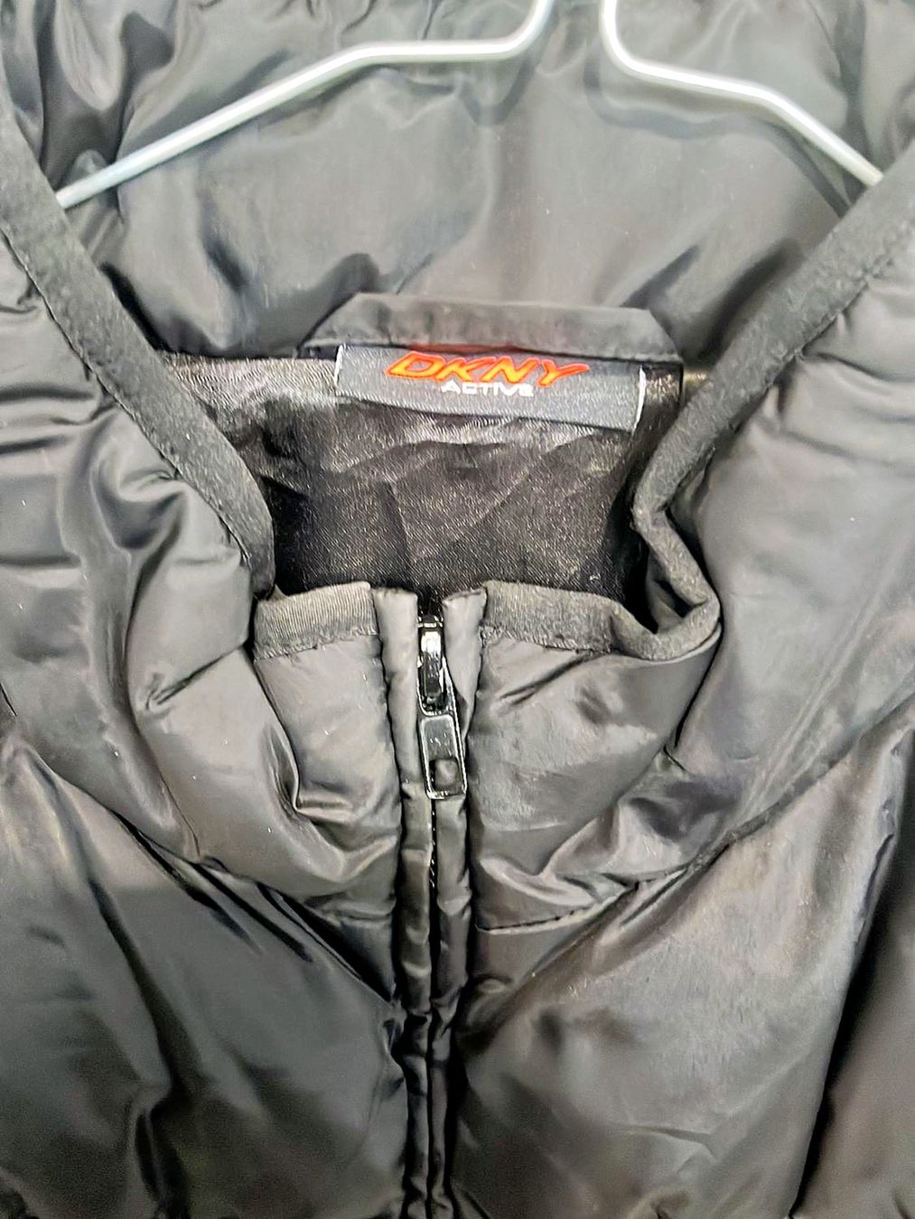 Giacche: DKNY Active Schwarze Steppjacke - Größe M – Usato da Zug venduto da vinokilo 3