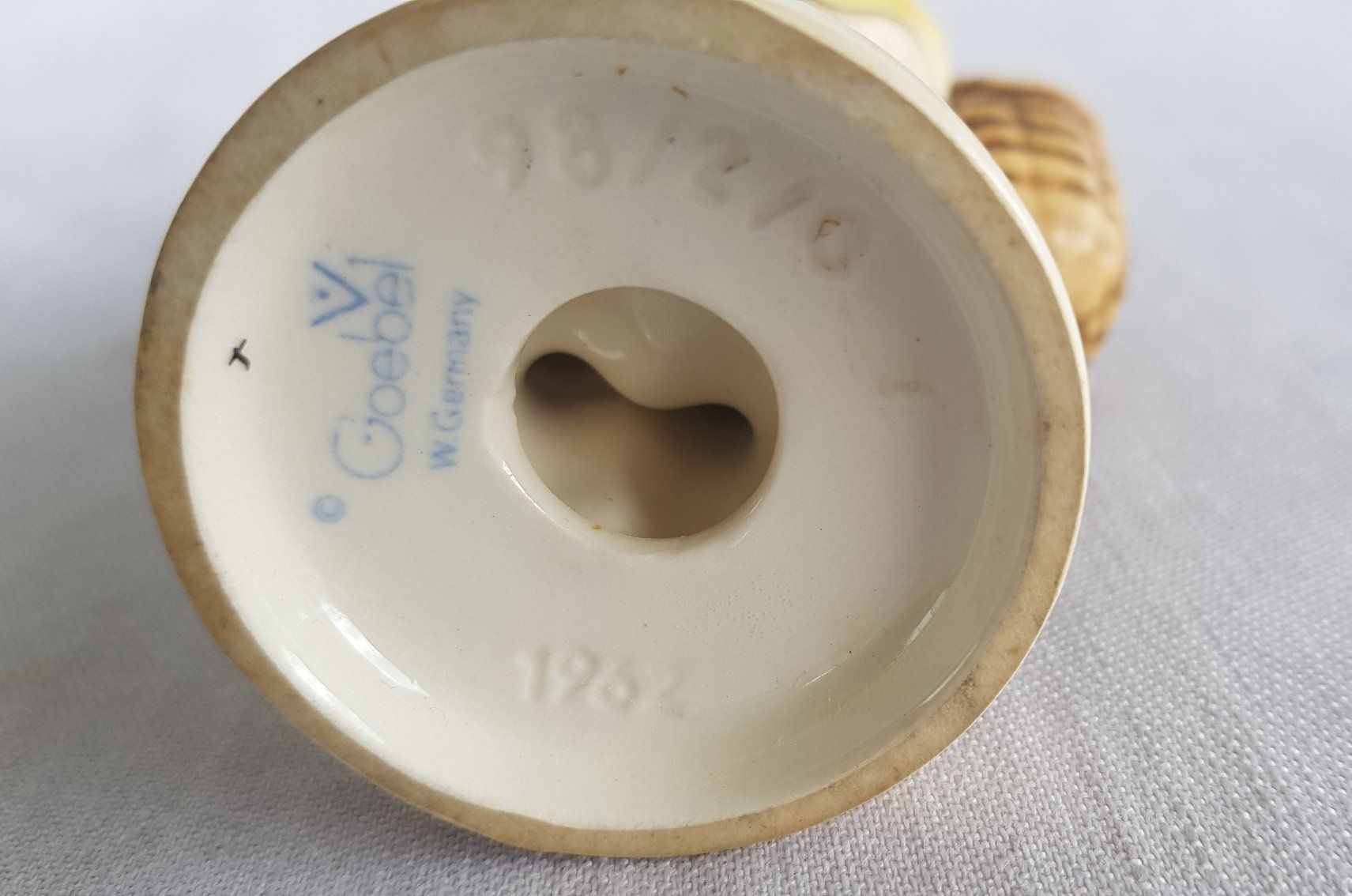 Hummel Figuren: Original Hummelfigur 1963 Sammlerstück – Gebraucht aus Horw von Kunstreich7 1