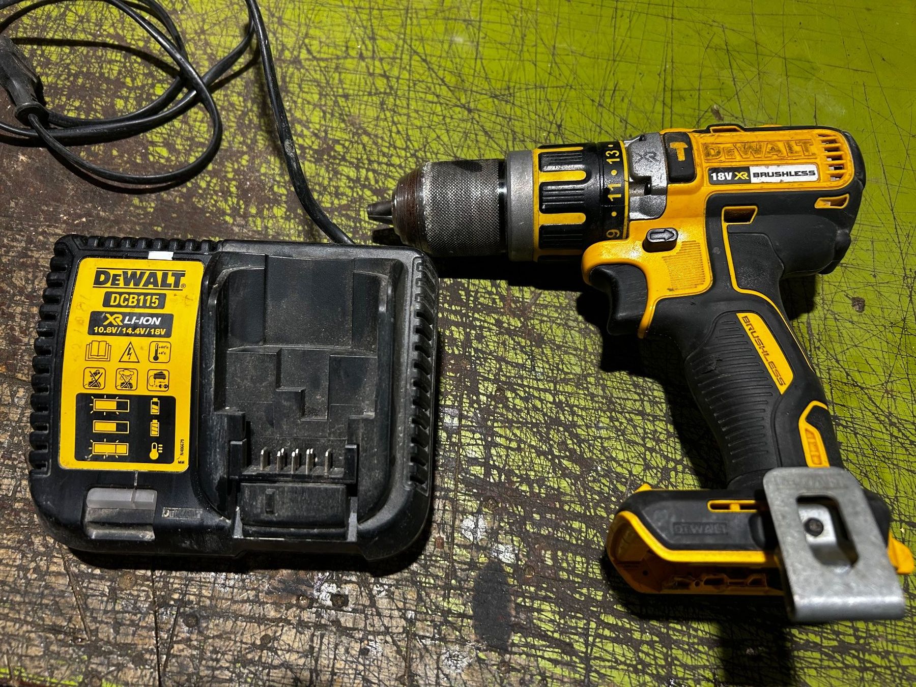 Dewalt Bohrmaschinen: DeWalt Akkuschrauber – Gebraucht aus Dachsen von sto_8w6r 1