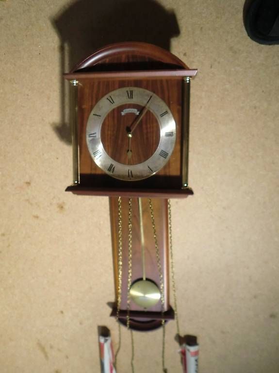 Montres: Oldtimer Holzuhren an Wand – D'occasion à Giswil par Wiskiy95 2