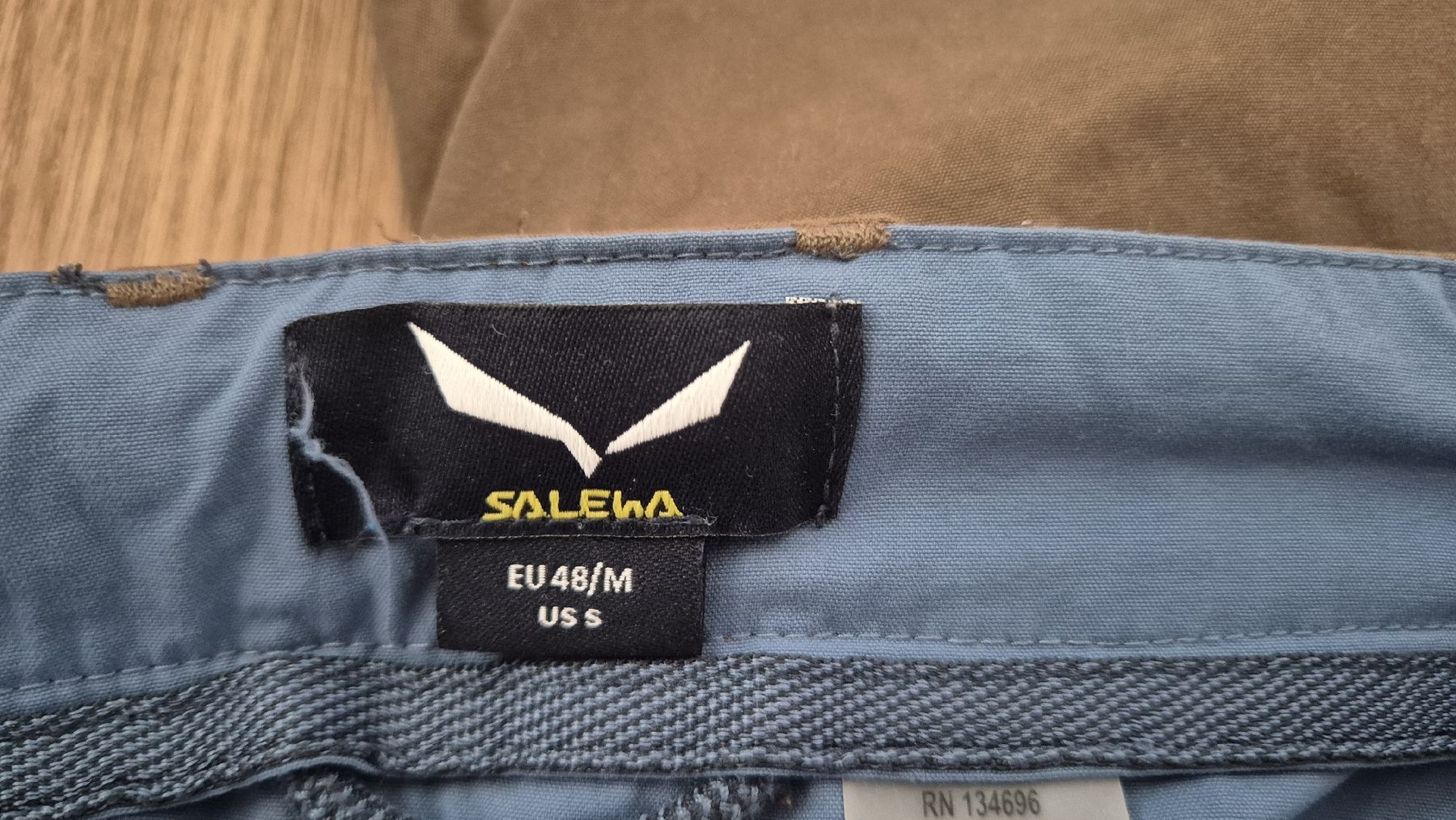 Salewa Pantaloni: Salewa Shorts – Usato da Regensdorf venduto da fjuzl 2