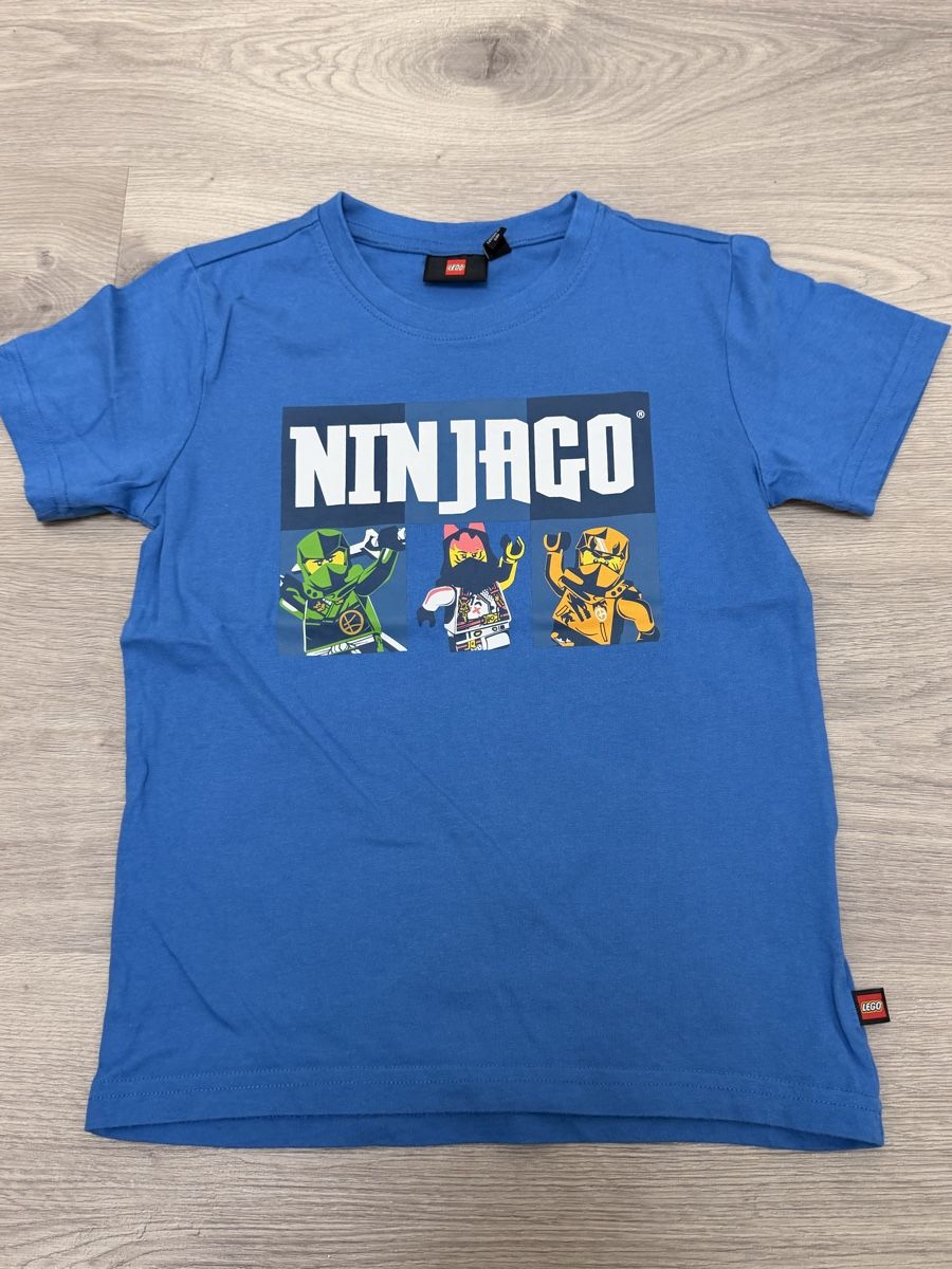 Hemden, T-Shirts & Polos: Lego Ninjago T-Shirt, 122, Junge – Neu (gemäss Beschreibung) aus Wilen b. Wil von carpediem25