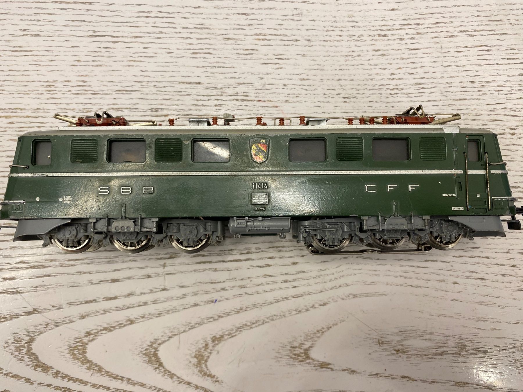 Märklin Modelleisenbahnen: Märklin 3050 SBB Ae 6/6 Bern – Gebraucht aus Lupsingen von New-Haven 3