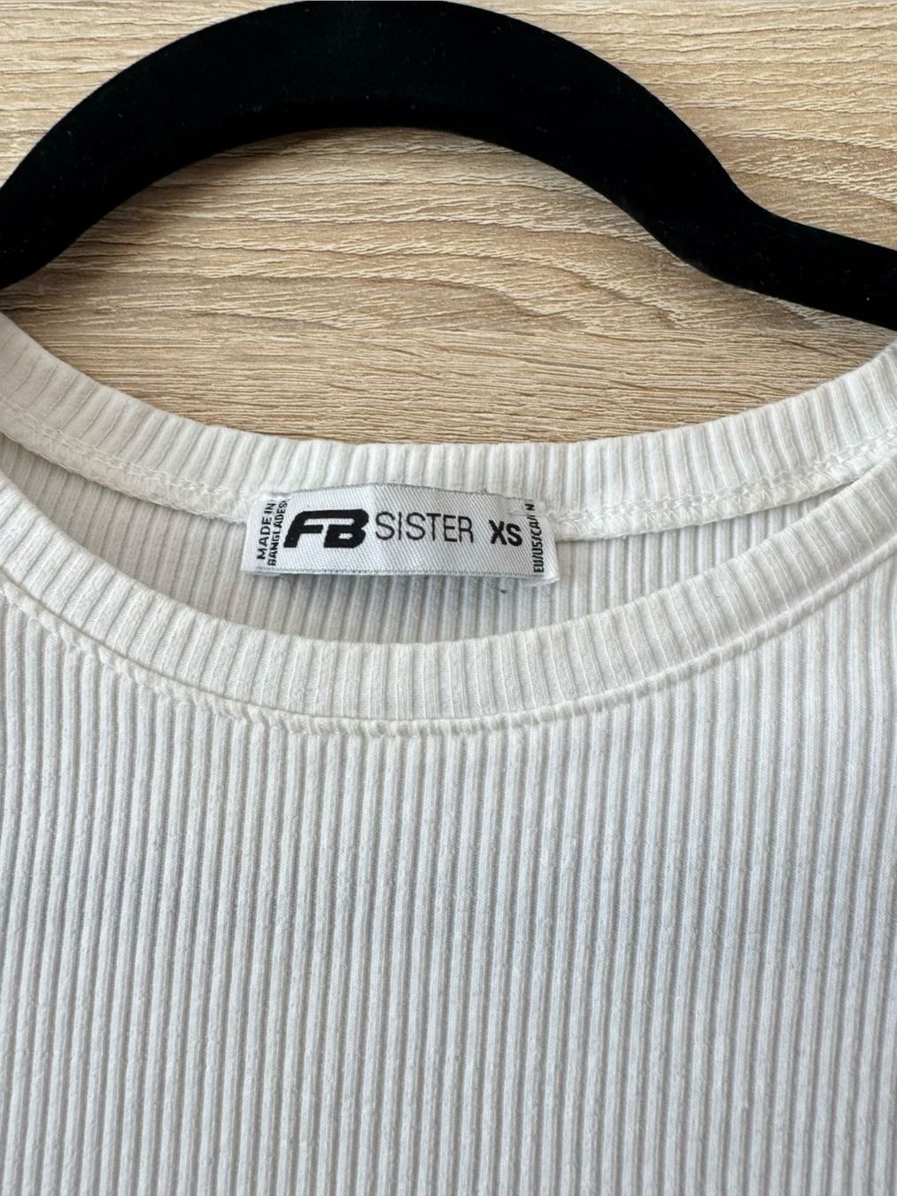T-Shirts: Crop top blanc – Gebraucht aus Montreux von iza_peche8 1