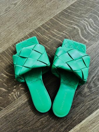 Bottega Veneta Lido Sandalen Grün, Gr. 38, Top Zustand!