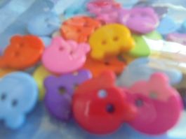 30 Knöpfe Pandabärli bunt Acryl 13 mm