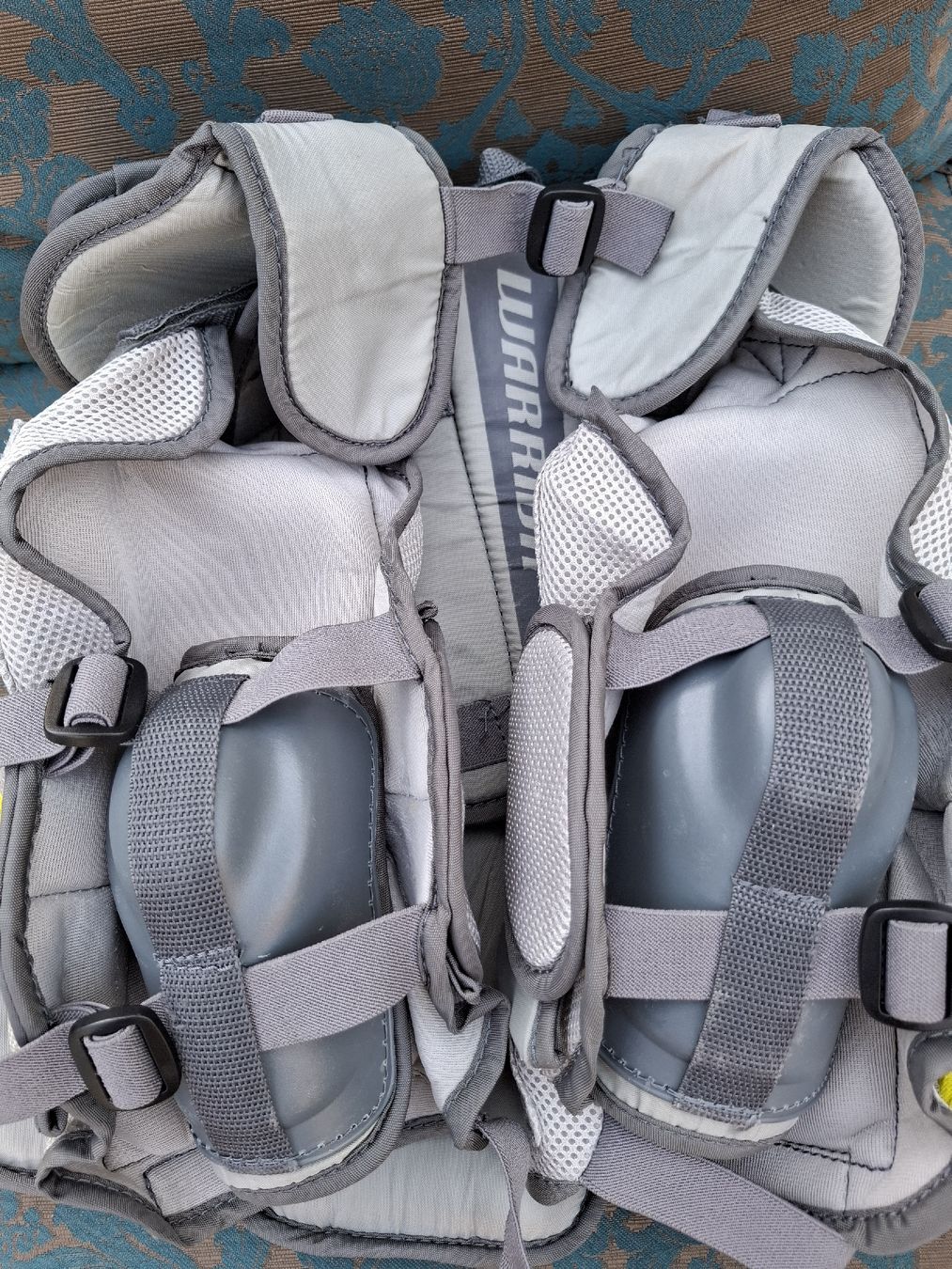 Protezioni & Imbottiture: Warrior RGS Goalie Chest Protector YTH L-XL – Usato da Herzogenbuchsee venduto da MGA_SRM 4