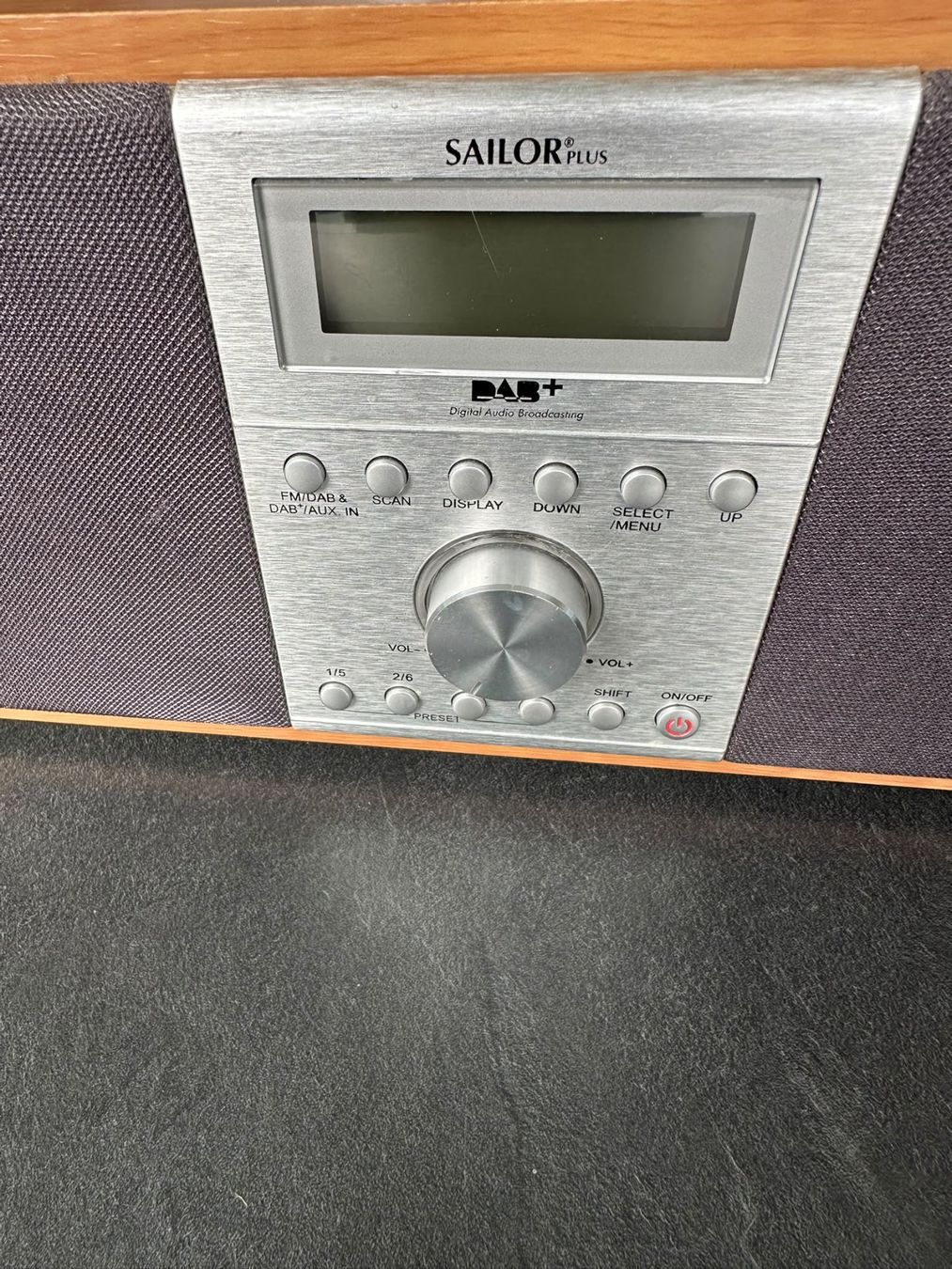Radio: Radio Sailor Plus DAB / DAB+ / FM – Usato da Burgdorf venduto da interstellar2 2