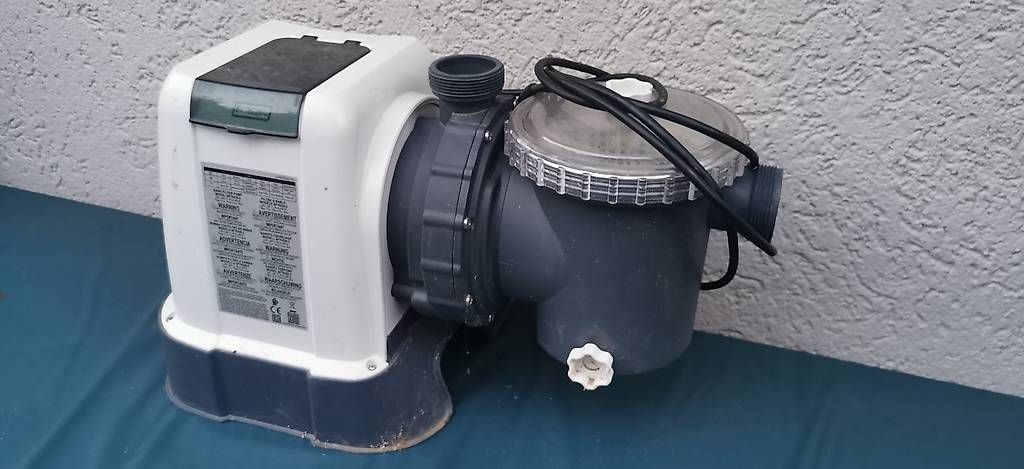 Schwimmbad-Zubehör: Poolpumpe – Gebraucht aus Muttenz von ral_yr2d
