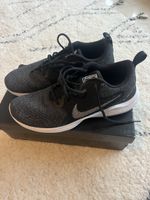 Nike Flex Essential Laufschuhe Gr. 42, Neuwertig!