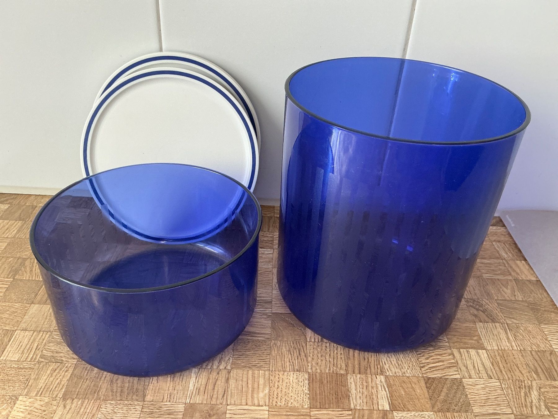 Tupperware Behälter & Ähnliches: Tupperware 2 Behälter – Gebraucht aus Birmensdorf ZH von Hilhan 2