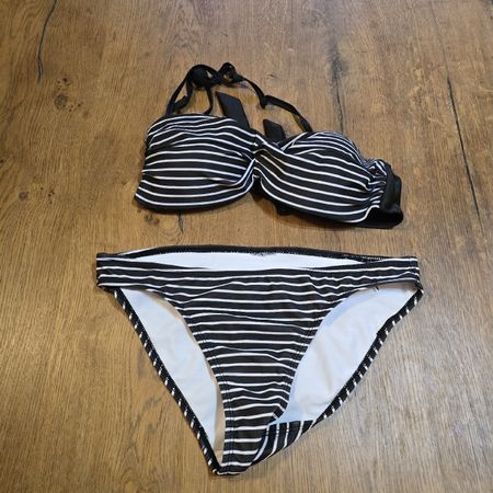 Bikini schwarz/weiss gestreift, Gr. S, Top Zustand!