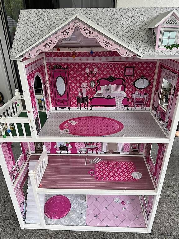 Puppenhäuser & -möbel: Barbie/Puppenhaus – Gebraucht aus Rothrist von Soraia123
