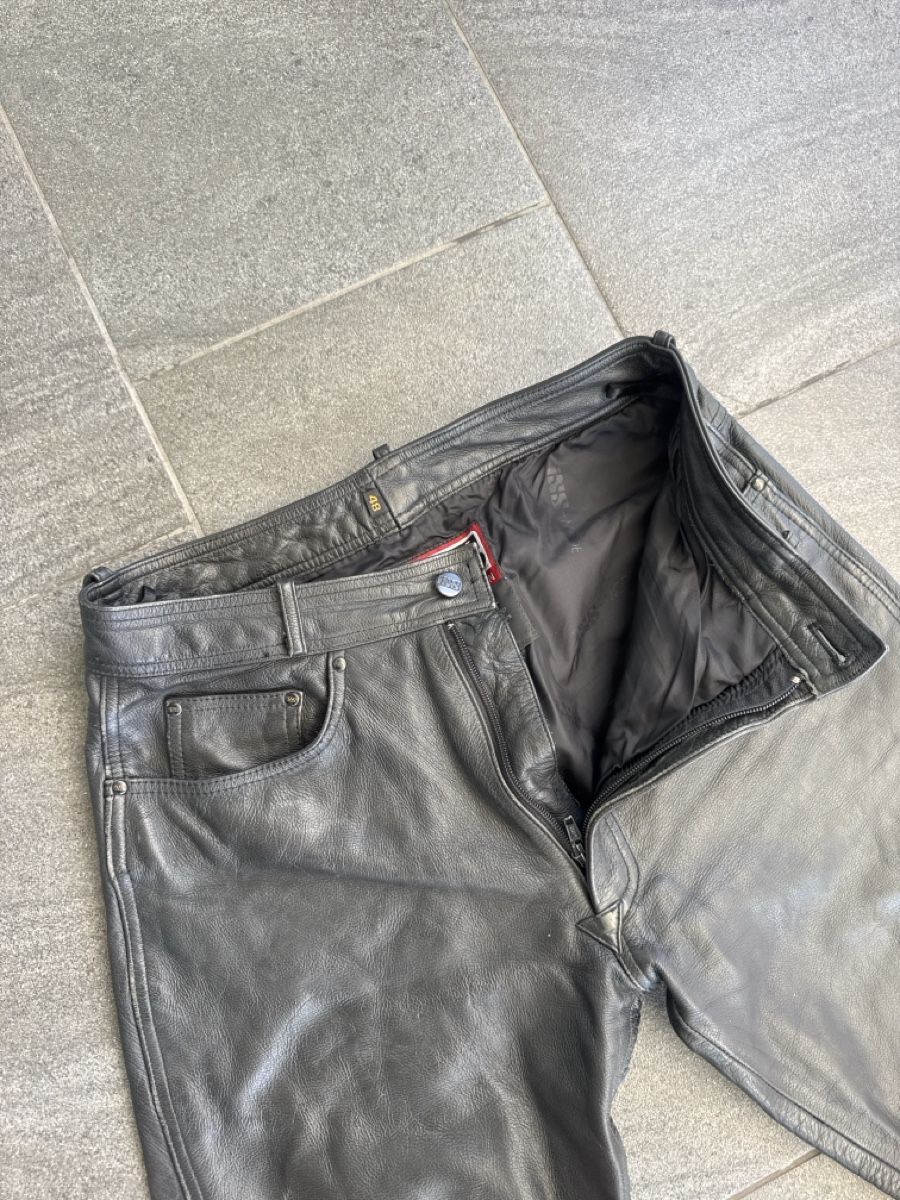 IXS Pantalons: IXS Lederhose Grösse 48 gebraucht – D'occasion à Niedergösgen par bek_w6hm 2