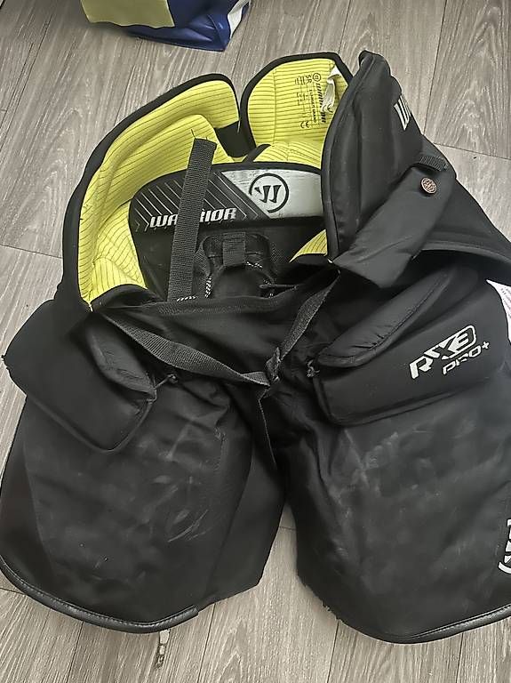 Protezioni & Imbottiture: Cuissette de gardien hockey warrior – Usato da Les Avanchets venduto da jaa_9np9