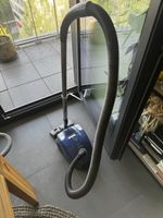 Aspirateur MioStar Blue 1800 W fonctionnel