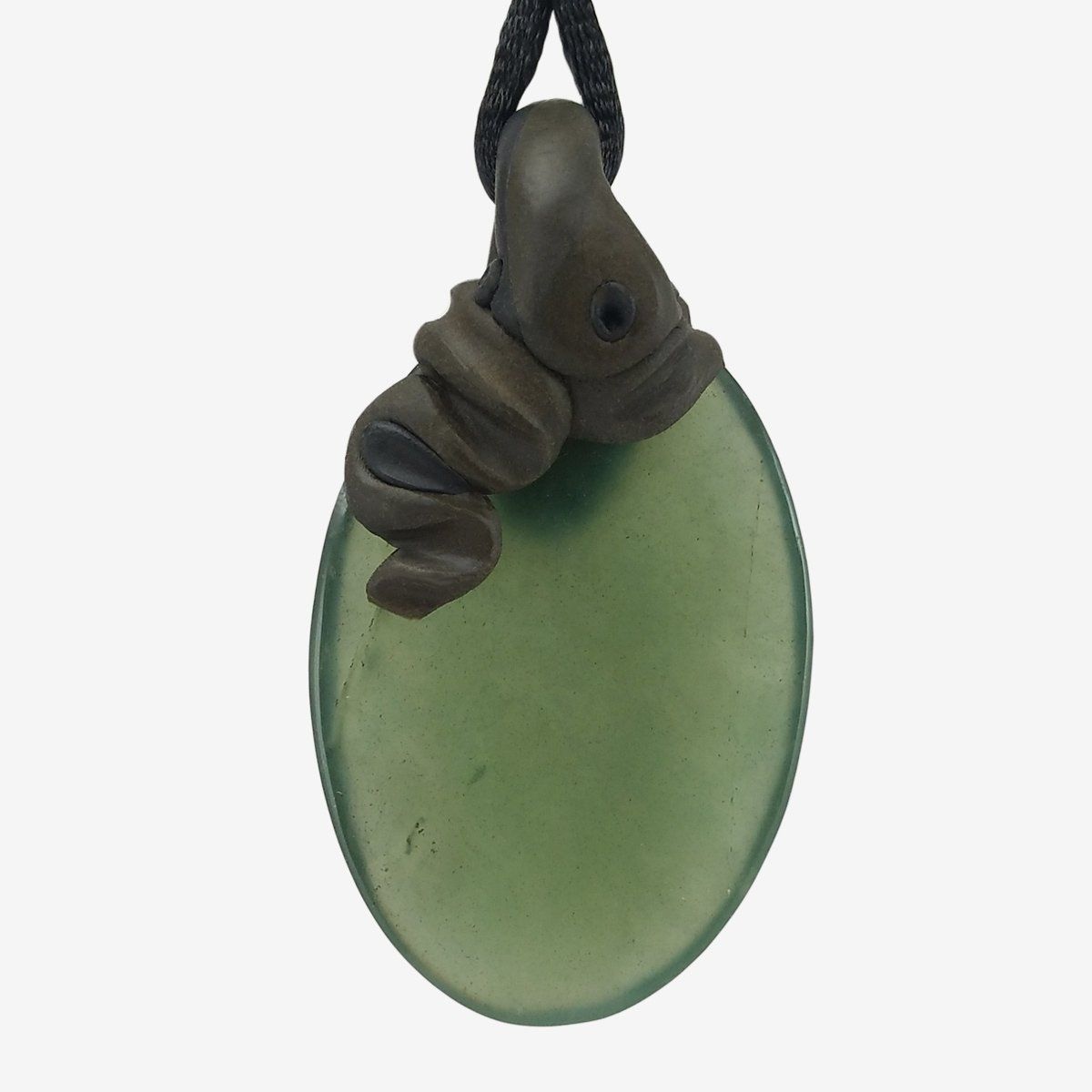 Pietre preziose: Nephrit Jade Steinanhänger mit eingefasstem Pyrit – Nuovo e nell'imballaggio originale da Meilen venduto da Kaleidoskopia 2