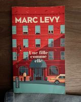 Marc Levy - Une fille comme elle, Roman d'été Pocket!