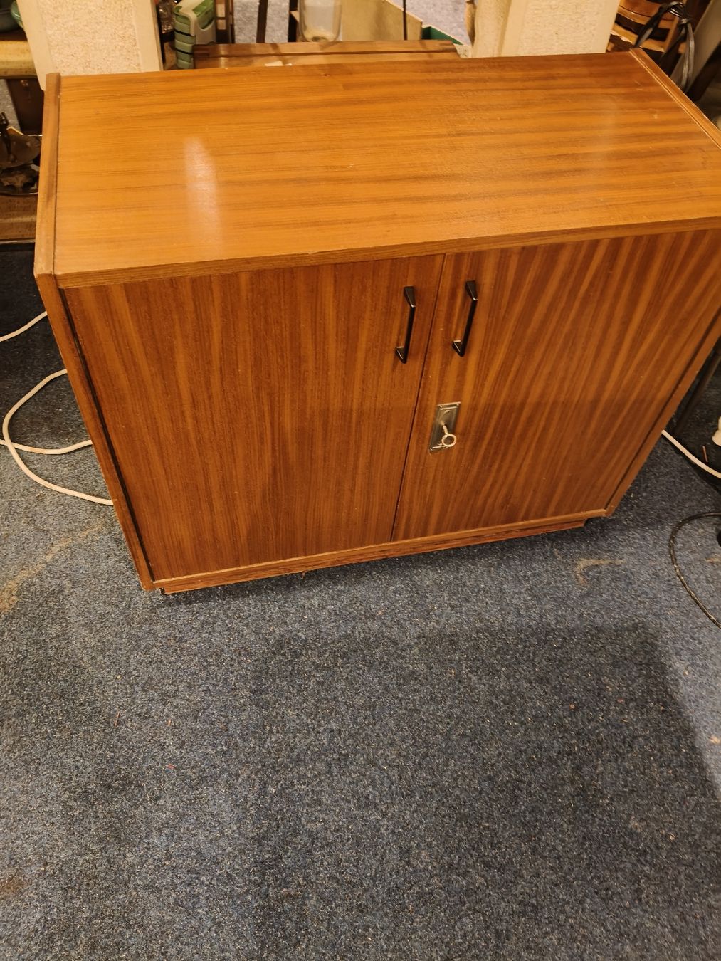 Credenze:  Mid century Kommode – Usato da Zwingen venduto da inf_2blh