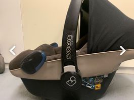 Maxi-Cosi Pebble Plus Babyschale mit Zubehör