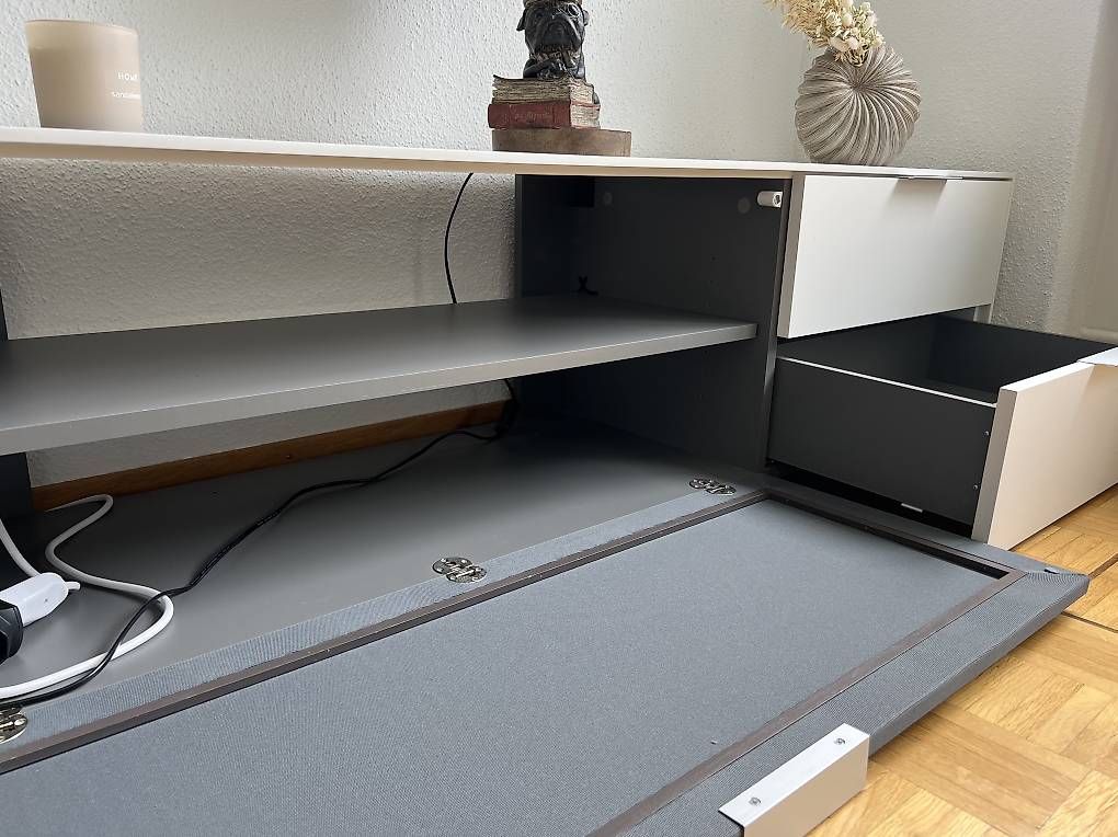 TV Möbel: Lowboard - Stoffklappe für AV Komponenten - TV Möbel – Gebraucht aus Zollikon von Petra60 3