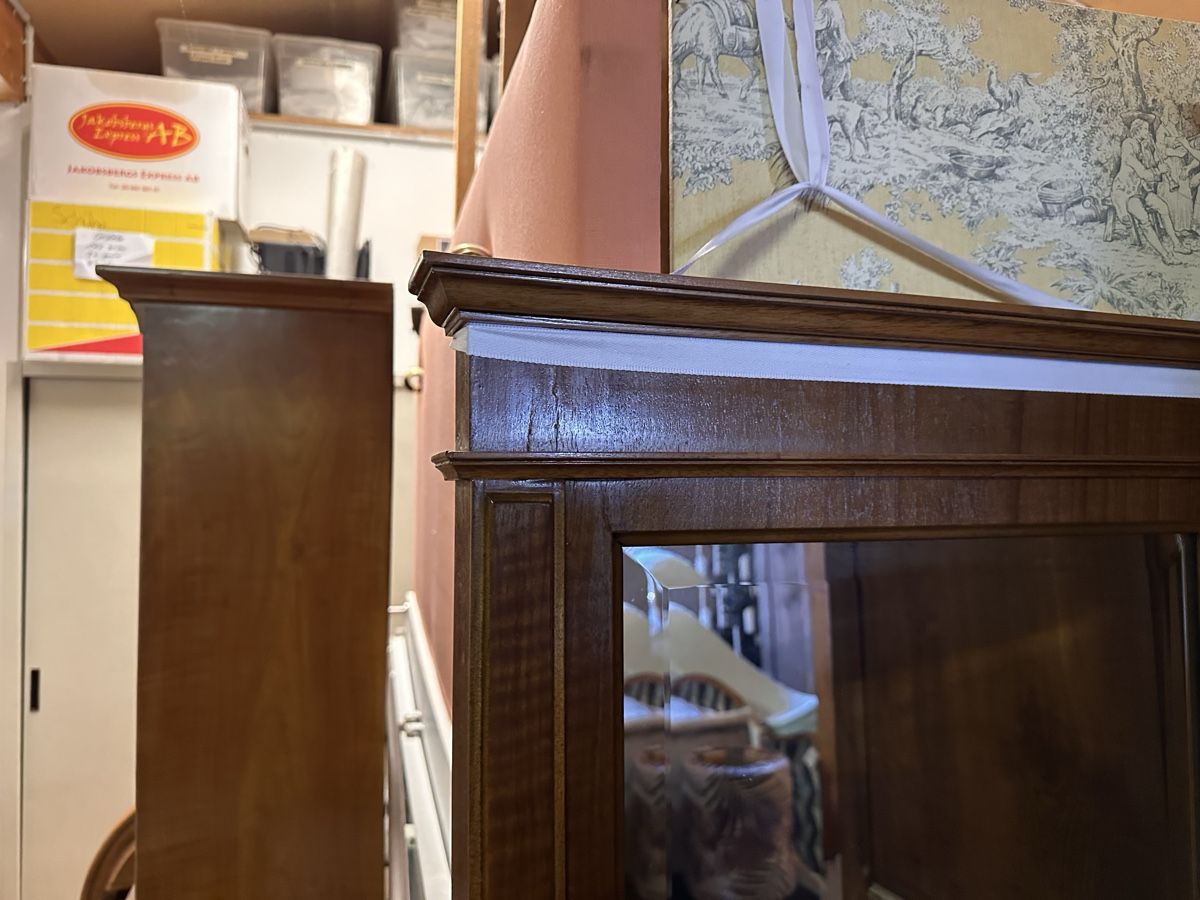 Specchi: Antiker Spiegelschrank Nussbaum – Usato da Pfyn venduto da ninosch7 1
