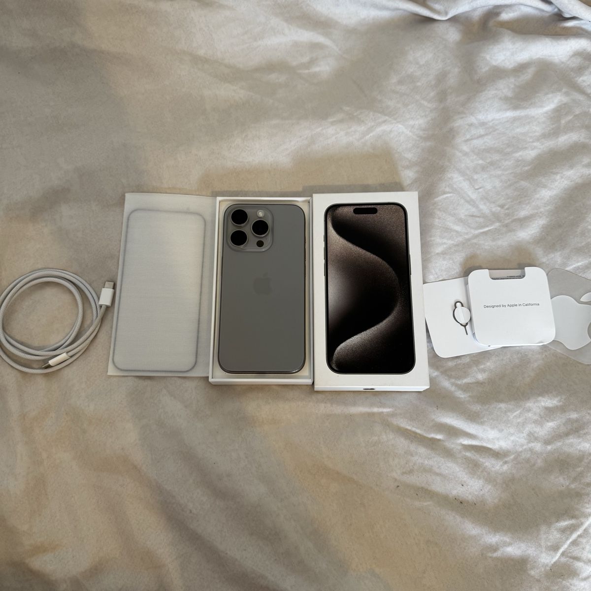 Apple Telefoni cellulari / Smartphones: Iphone 15 pro 128Gb – Usato da Cham venduto da Dzhurswitz