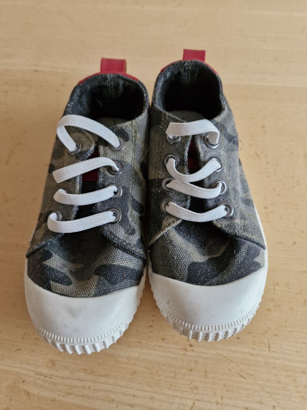 Scarpe per ragazzi: Finken  Gr.25 jungen – Usato da Disentis/Mustér venduto da epa_862v