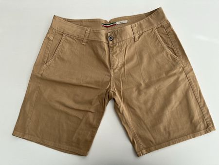 Please Bermuda Hose / Short, beige, Gr. M - neuwertig