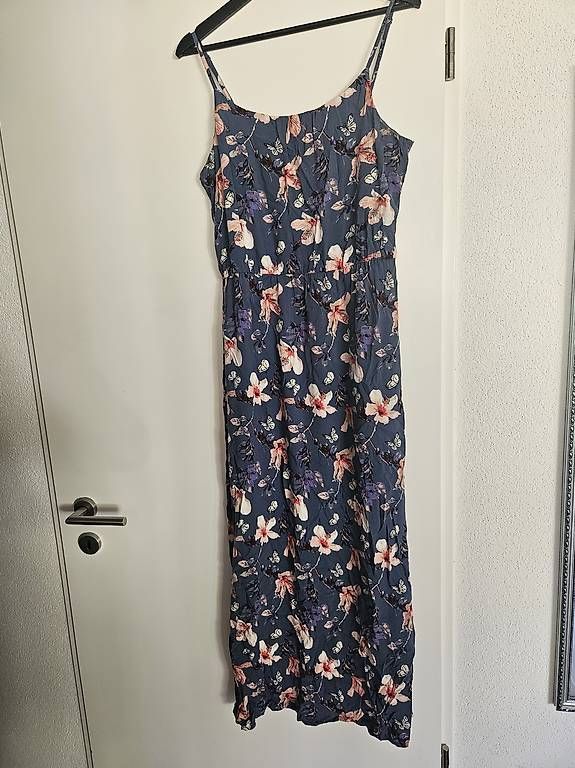 Only Robes: Only Maxikleid Grösse 42 – D'occasion à Schaffhausen par tanja.herzog93 2