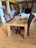 Schöner Holztisch