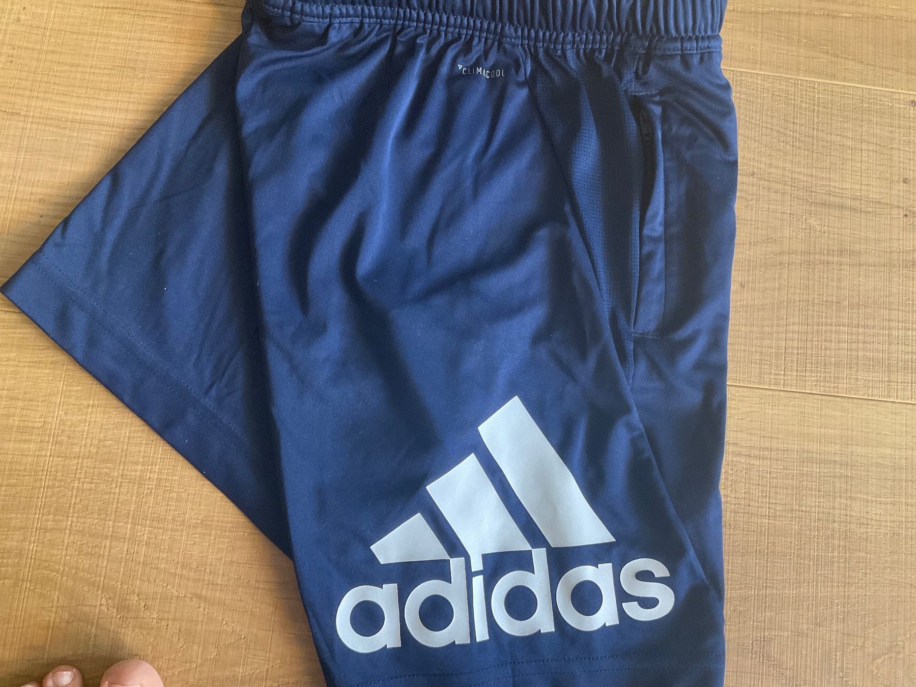 Adidas Pantaloni: Adidas Turnhose Gr. 140 – Usato da Winterthur venduto da aionila 3