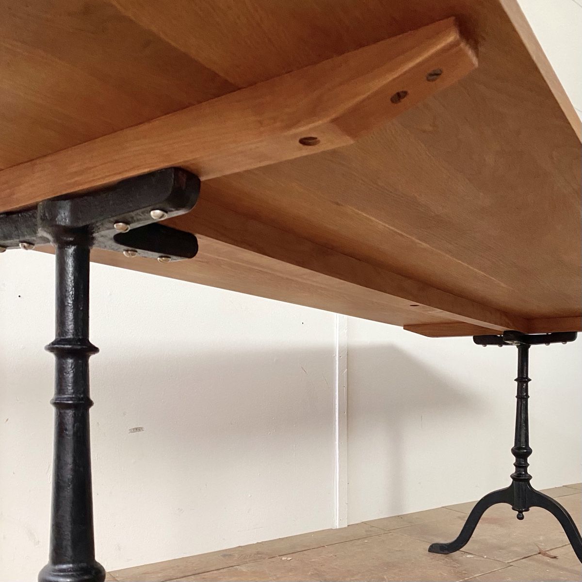 Horgen Glarus Tische: Tisch Esstisch Beizentisch Eiche Horgenglarus Gussfüsse – Gebraucht aus Wetzikon ZH von Deuxieme.shop 4