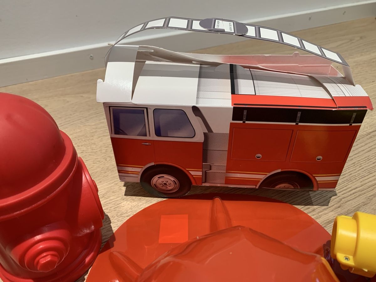 Tutte le decorazioni: Firefighter Set Toy or Birthday Decoration – Usato da Immensee venduto da Gitter 4