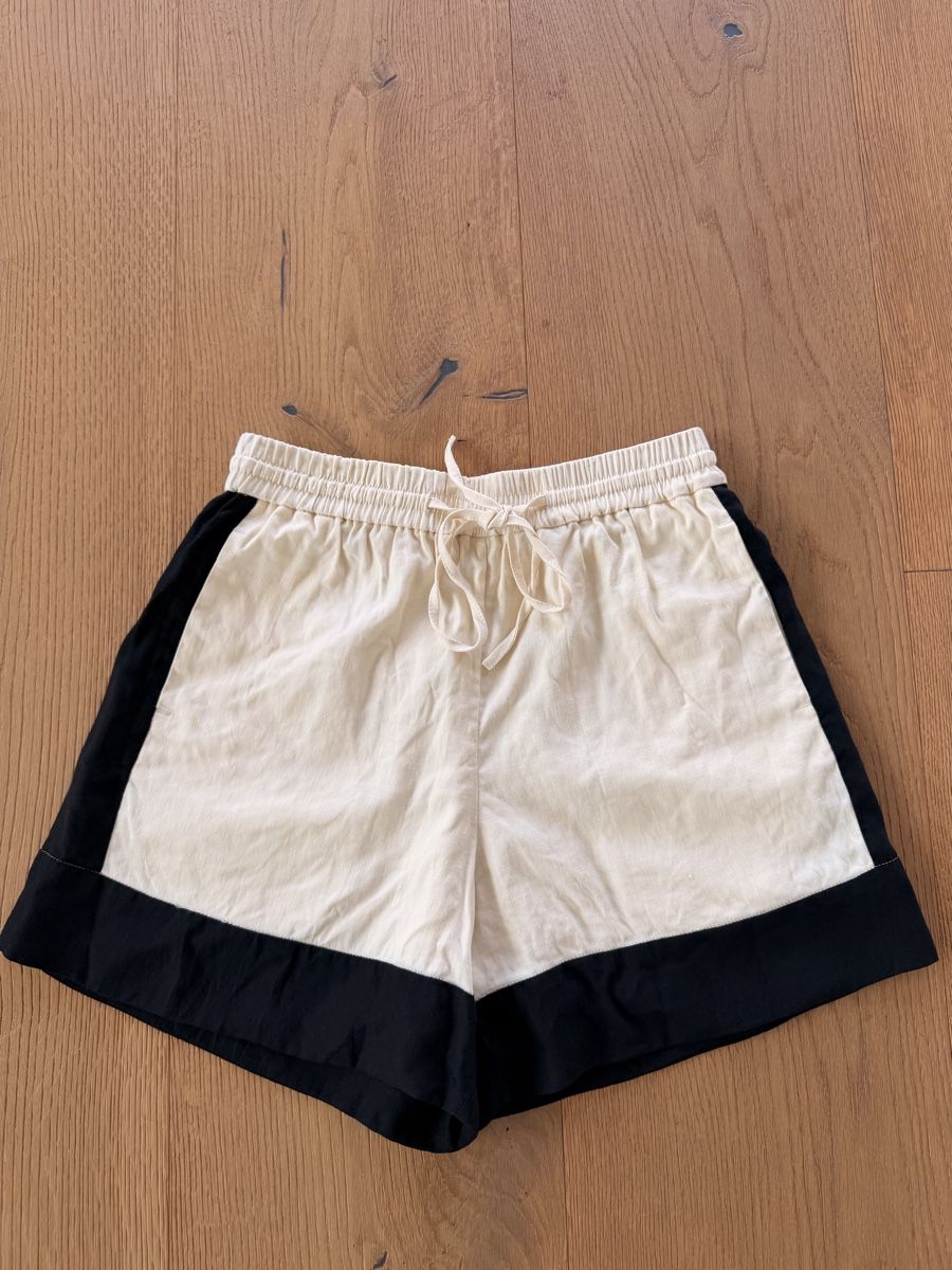 Sandro Pantaloni: Sandro Leinenmix Shorts in Ecru Gr. 36 – Usato da Altendorf venduto da PiaLang