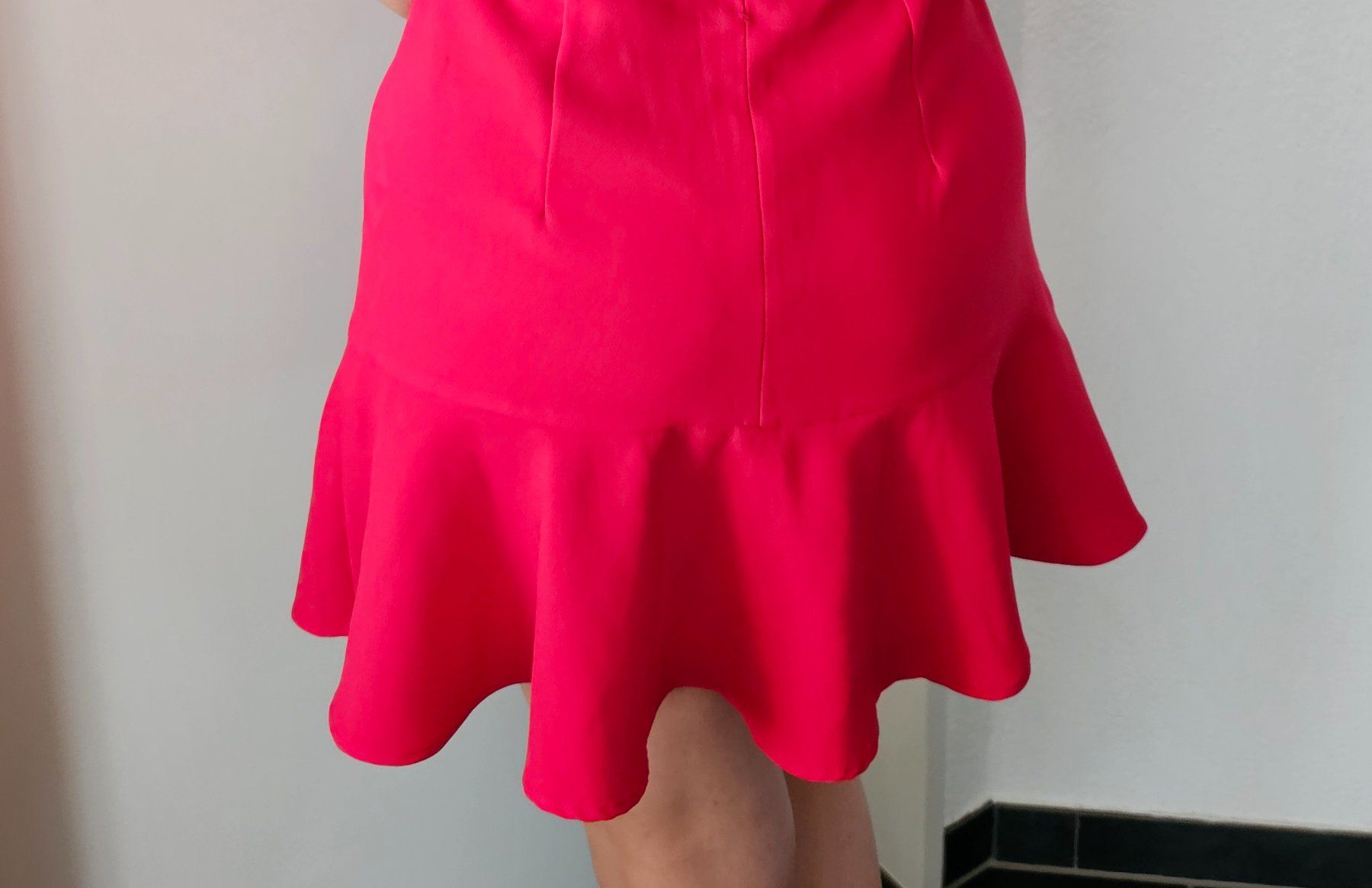 Asos Vestiti: Partykleid,Abendkleid mit Volant - Gr.40 – Usato da Birr venduto da V-K 3