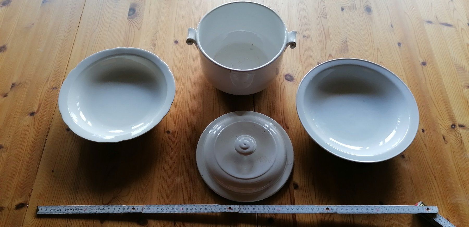 Set di piatti: Antikes Geschirrset Suppentopf Teller weiss – Usato da Krattigen venduto da markus63 2