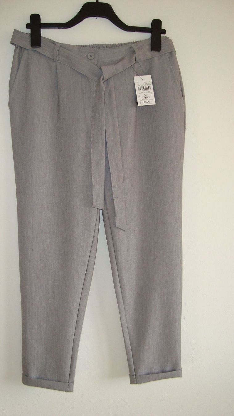 Pantaloni: Stoffhose Kess mit Schlaufe Gr. M – Nuovo e nell'imballaggio originale da Grosswangen venduto da Original1970