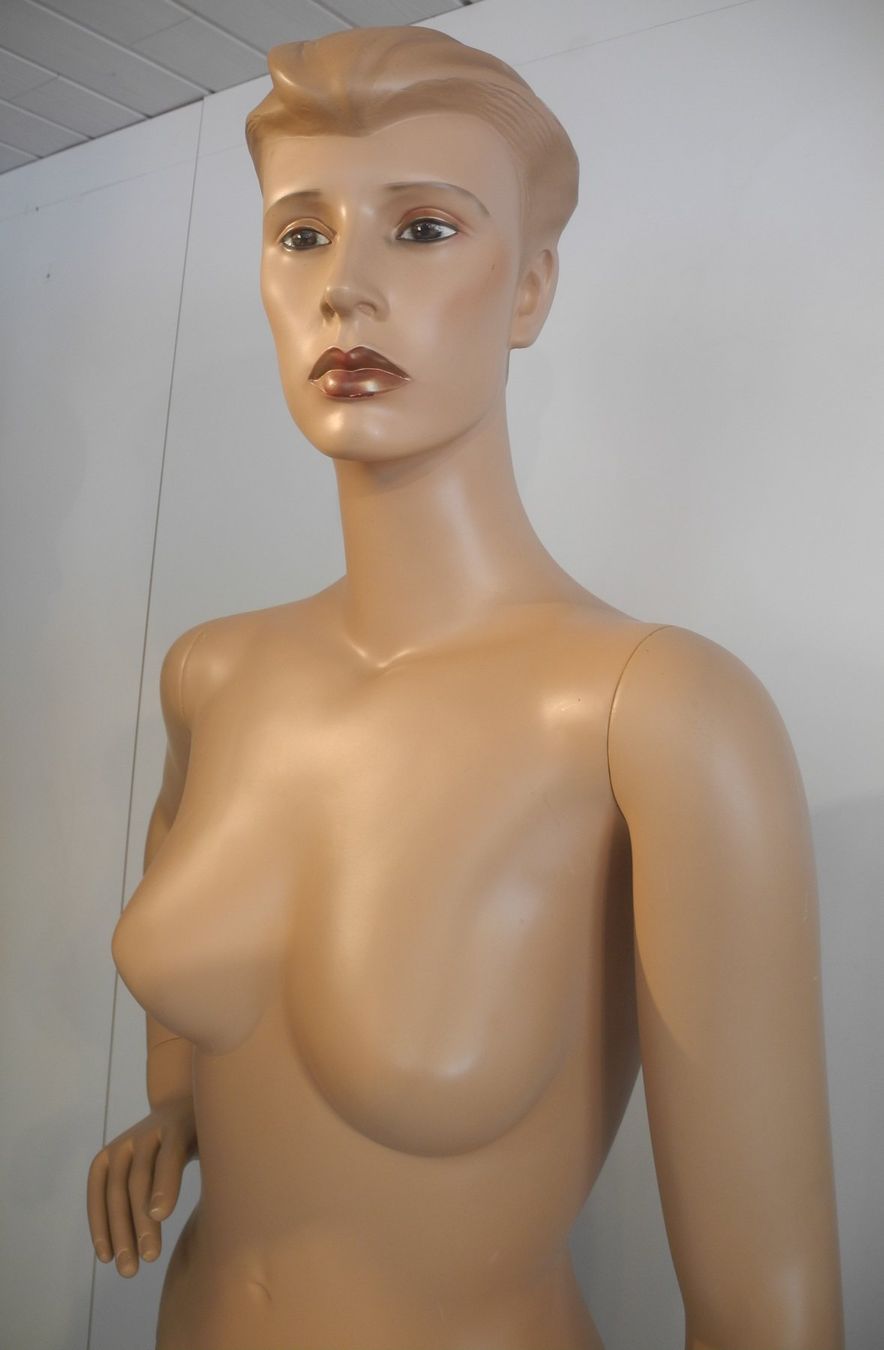 Altro in Decorazioni & Accessori: Schaufensterpuppe / Mannequin antik "Heidi" – Usato da Kottwil venduto da Crazyrolf 4