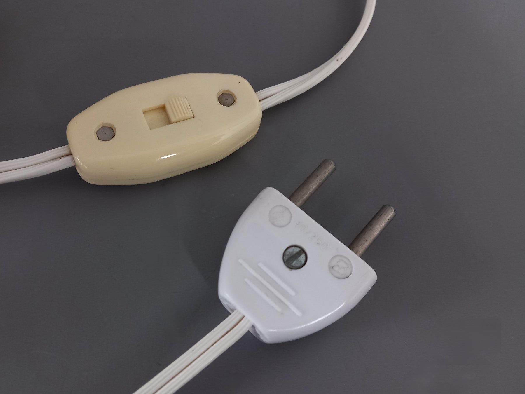 Lampade: Tischlampe 60er Jahre – Usato da Suhr venduto da Restwert_Suhr 7