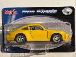 Porsche 911 fabriqué par Maisto (no Dinky Toys)
