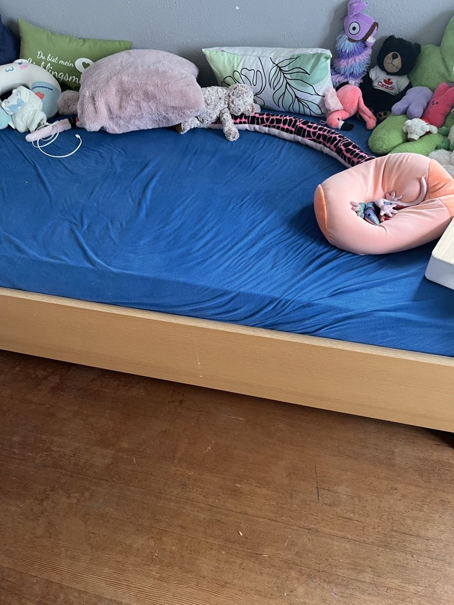 Betten: Bett mit Matratze – Gebraucht aus Rheinau von Empirie 3